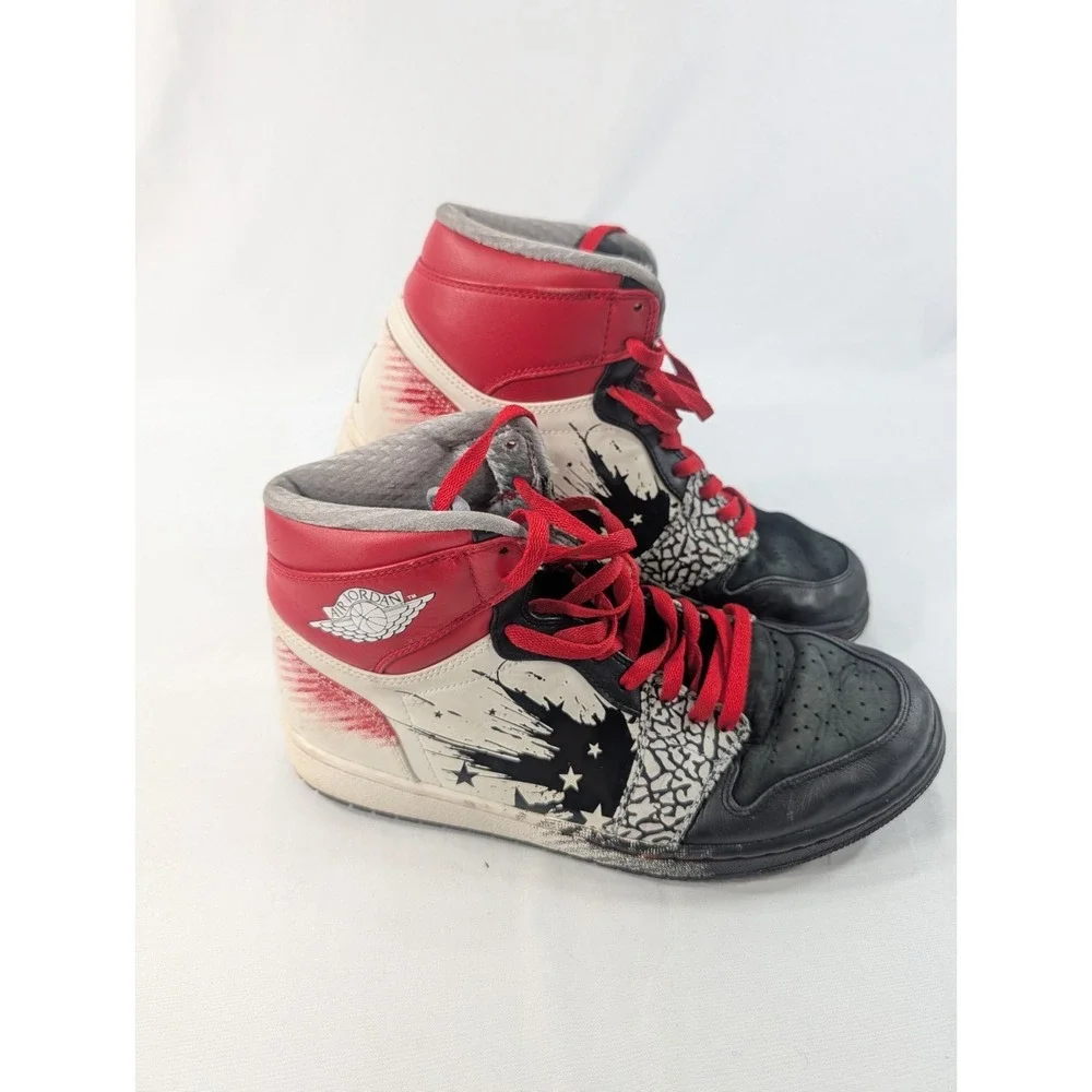 Jordan Air Jordan 1‎ Retro High Dave White Wings 2012 Graphic Sneakers Black 9.5